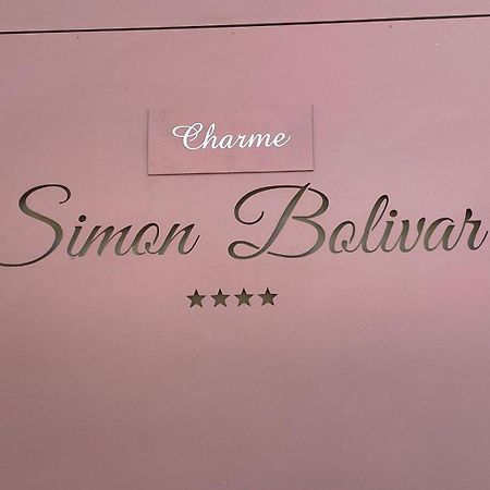 Charme Simon Bolivar نوتو المظهر الخارجي الصورة