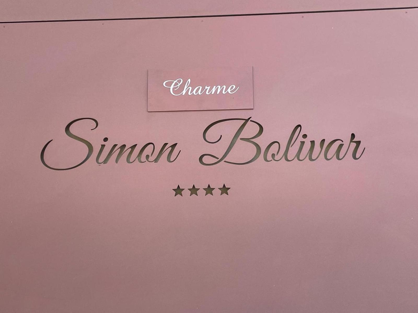 Charme Simon Bolivar نوتو المظهر الخارجي الصورة